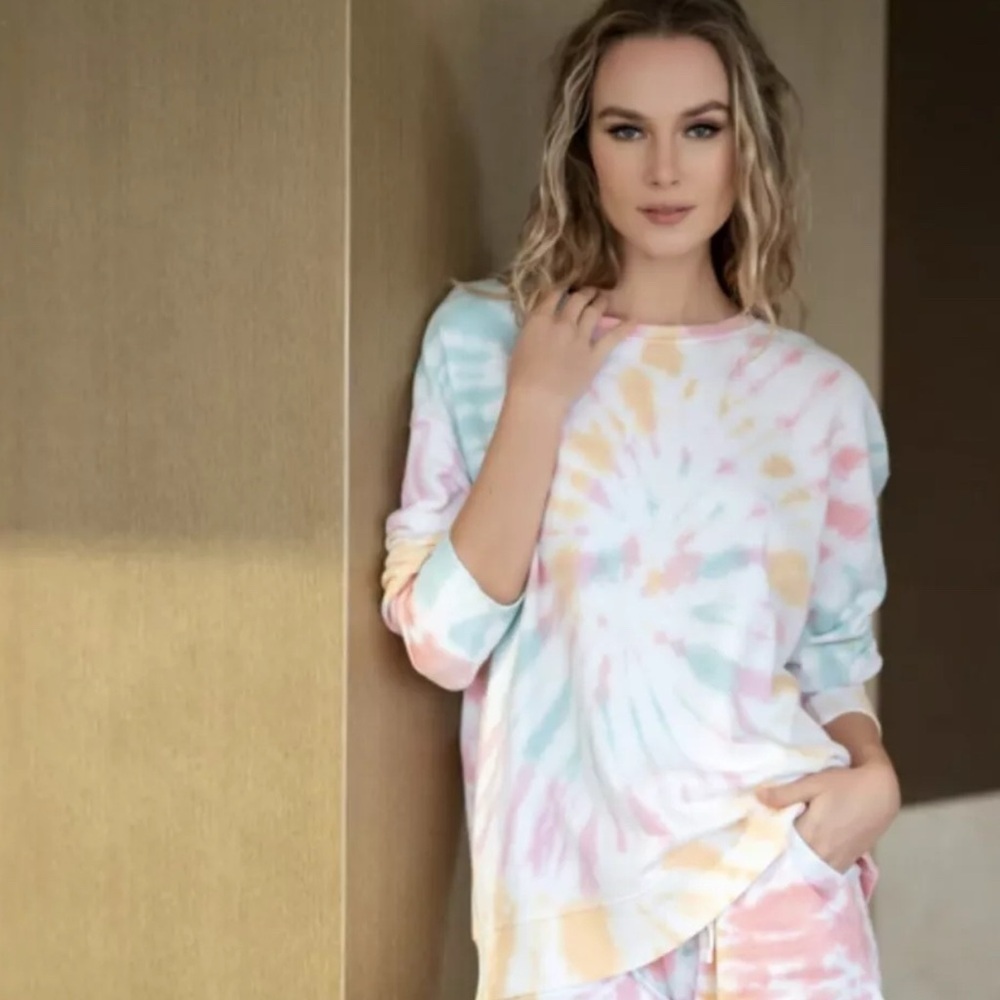 NWT- Oversized Tie-Dye Long Sleeve Women's Top